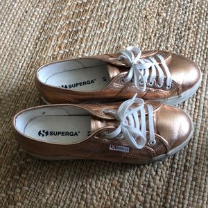 Rose gold supergas